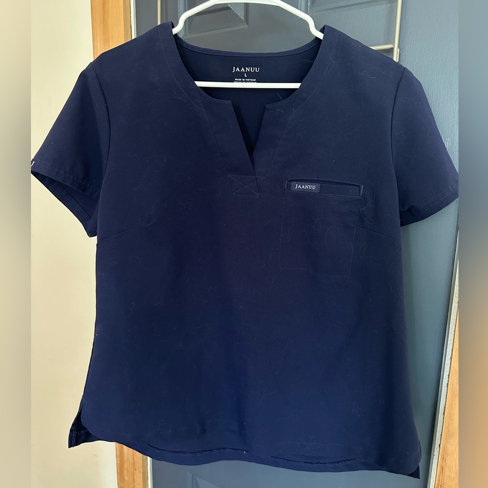 Jaanuu Scrub Set